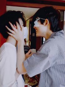 18岁以下禁止看的打扑克视频